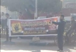 سلسلة طلابية ضد الانقلاب بميدان الممر بالإسماعيلية