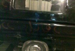 شباب سمنود يكتبون على سيارات الشرطة "سيسي قاتل"