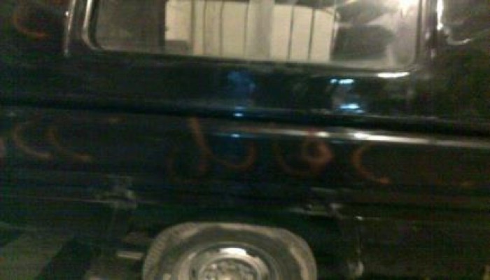 شباب سمنود يكتبون على سيارات الشرطة "سيسي قاتل"