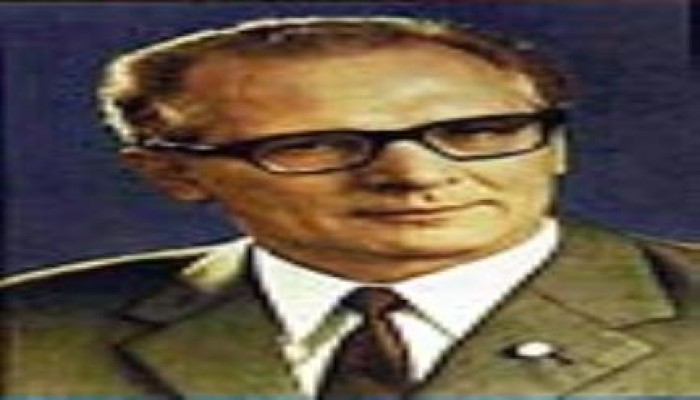 ليلة انهيار ألمانيا الشرقية وهروب أريك هونكر!!