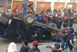 إصابة طالب بالخرطوش وتحطيم سيارة لداخلية الانقلاب بأسيوط