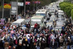 قوات أمن الانقلاب تطلق الغاز لتفريق طلاب متظاهرين قرب وزارة الدفاع