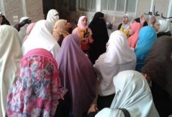 وقفة لطالبات أزهر الزقازيق احتجاجًا على فصل 11 طالبة