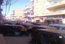 سوهاج: اختناقات مرورية شديدة بطما بسبب إغلاق الطريق السريع لأسباب أمنية