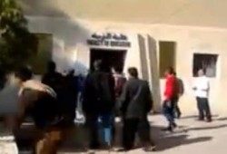 اعتقال ٣٠طالبا بجامعة قناة السويس ومنعهم من الامتحان واحتجاز الطالبات وضربهن