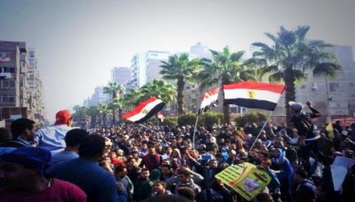 حشود مهولة تزلزل شوارع مصر في مليونية الشعب يشعل ثورته (بث مباشر)