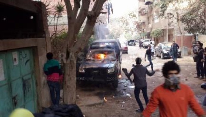 "الشعب يشعل ثورته":  حرق "بوكس للشرطة  بعد اطلاق النيران على ثوار المعادى