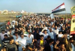 "الشعب يشعل ثورته": مسيرة حاشدة علي الطريق الساحلي الدولي ببلطيم لرفض الانقلاب العسكري