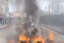 "الشعب يشعل ثورته": شاهد بالفيديو ماذا فعل الثوار بغرب الاسكندرية مع الداخلية