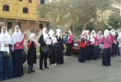 بالصور  وقفة احتجاجية اليوم لفتيات  الشيخ زايد  ضد الانقلاب