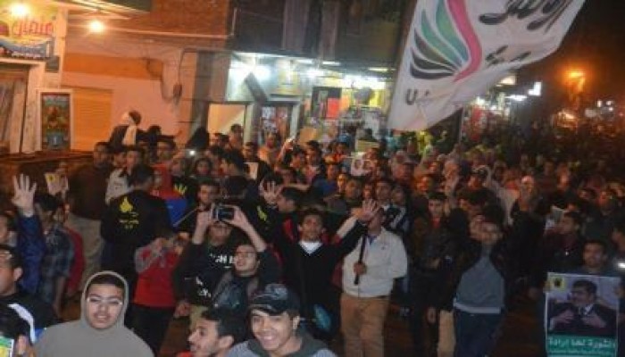 بالصور ثوار الاسكندرية يتحدون كلاب الداخلية بالاسكندرية