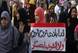 انطلاق مسيرة حاشدة من فتيات جامعة الأزهر تنديدا بالانقلاب