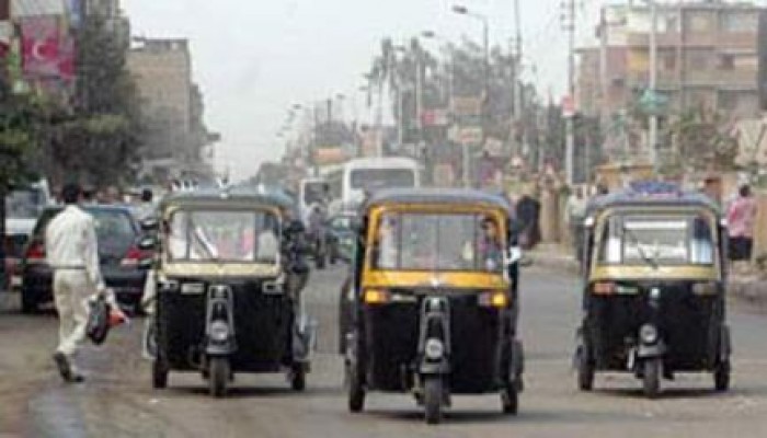 "مفوضي الدولة" توصي بمنع دخول "التوك توك" إلى مصر