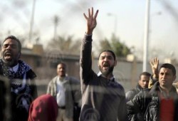 بالصور...  مظاهرة الثوار أمام مقر أكاديمية الشرطة