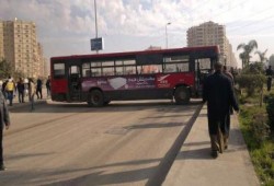 سائق أتوبيس يقطع الطريق على الداخلية دفاعا عن ثوار مدينة نصر