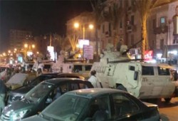 ميليشيات الانقلاب تهاجم مسيرتين لمؤيدي الشرعية أمام القنصلية الأمريكية والجامعة