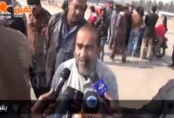 بالفيديو.. اعتقال مسن من أمام الكاميرات لإعلانه مقاطعة استفتاء الانقلابيين