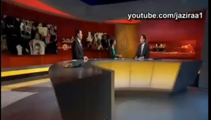 بالفيديو مذيع الجزيرة يضحك على مها ابو بكر عضوة تمرد