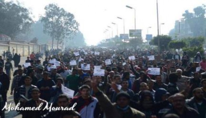مليونية "اسقاط استفتاء الدم" لحظة التقاء مسيرة شبرا الخيمة بمسيرة المطرية (فبدبو)