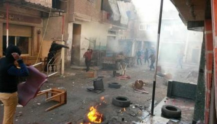 مليونية "اسقاط استفتاء الدم" ثوار الإسكندرية يحطمون مقر تجمع البلطجية