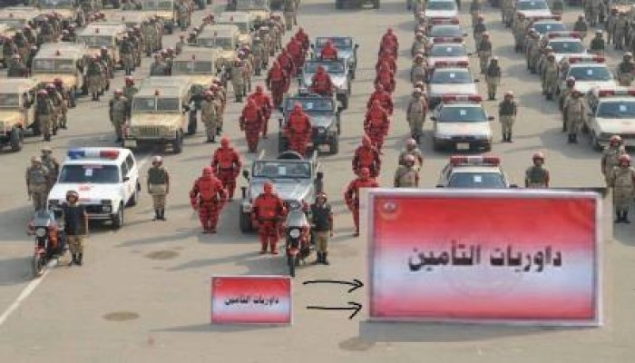 بالصور .. الفيس بوك ينفجر سخرية من صورة جنود تأمين استفتاء الدم