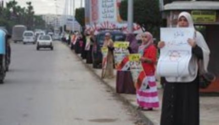 حركة 7 الصبح لا تعرف الخوف .. وتنظم سلسلة بشرية في برج العرب