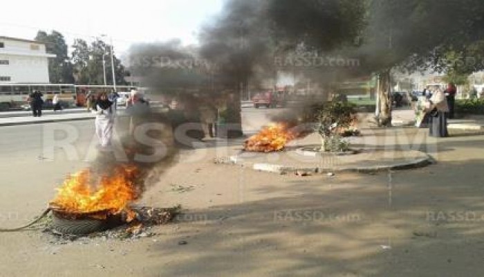 طالبات الأزهر يشعلن النيران لتفادي الاختناق بالغاز المسيل للدموع وتزايد الاصابات بالخرطوش