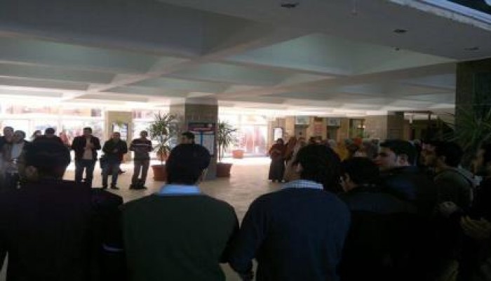 وقفة بطب شبين الكوم رفضا لدستور العسكر