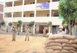 صورة وتعليق ثكنة عسكرية داخل لجان مهزلة الاستفتاء