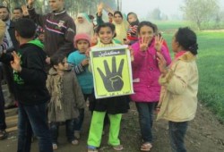 سلاسل بشرية رافضة للانقلاب بالسنطة غربية