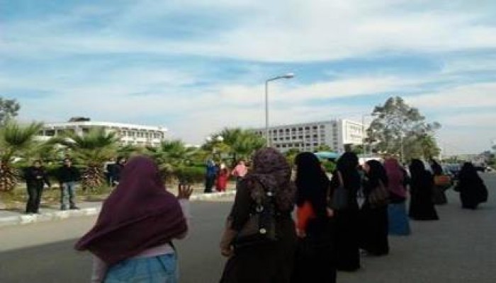 سلسلة ومسيرة بجامعة القناة بالإسماعيليةرفضا للانقلاب الدموى