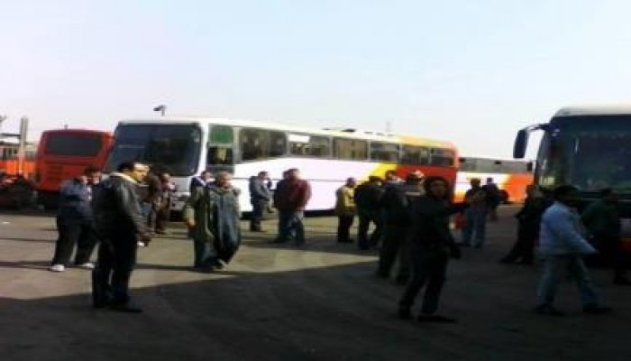 اعتصام العاملين بشركة أتوبيس شرق الدلتا بالإسماعيلية