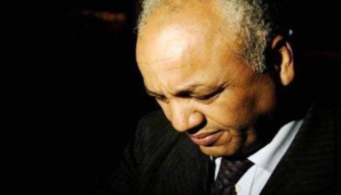 صحفي بريطاني يشبه مصطفى بكري بالمرأه الغيور على صديقها (عبد الفتاح السيسي)