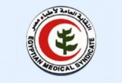 "الأطباء" تطالب بالتحقيق فى إصابة أعضائها بعدوى الجهاز التنفسي