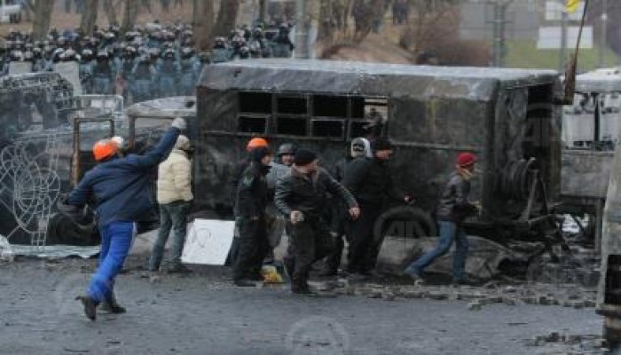 استمرار المواجهات بين الشرطة والمحتجين في أوكرانيا