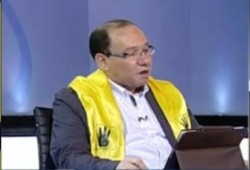 وائل قنديل ينقل نصيحة للثوار من لواء شرطة على المعاش