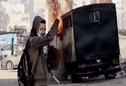 نشطاء ينشرون مقطع فيديو بعنوان:"25 يناير إنزل واعمل الصح"