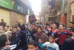 مسيرة لشباب عرب الرمل للدعوة الى النزول فى 25 يناير