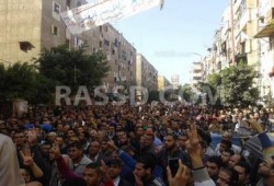 بلطجية الداخلية تعتدي علي جنازة الشهيد عمرو خلاف