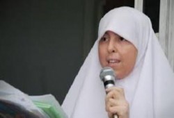 عائشة الشاطر تكذب ما نشره إعلام الانقلاب حول والدتها