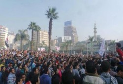 " الشعب يسترد ثورتة " الآلاف يتظاهرون بميدان مصطفي محمود وهتافات الشعب يريد إسقاط النظام