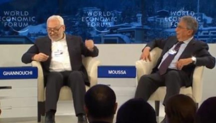 أمام مرأى و مسمع العالم.. الغنّوشي يفضح الإنقلاب في مصر و يلقّن عمرو موسى درسا قاسيا