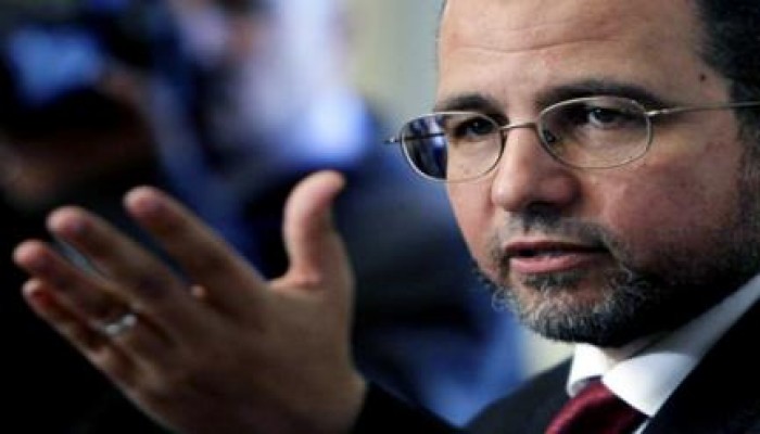 ابنة هشام قنديل : فتشوا زنزانة ابي بالكلاب البوليسية وسحبوا ساعته حتى لا يعرف أوقات الصلاه