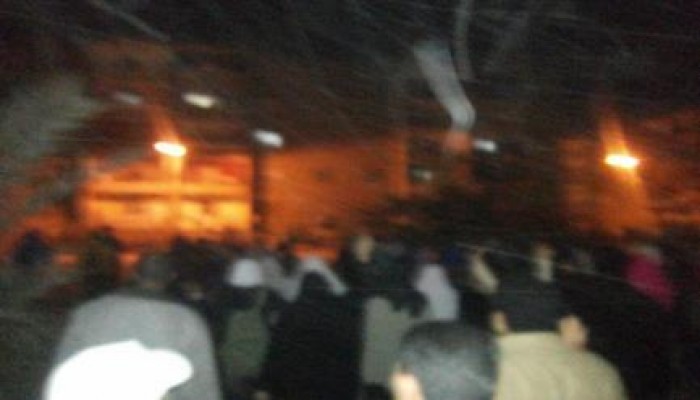 متظاهرو الإسماعيلية يهتفون: أنا نازل أموت شهيد وقلبي من حديد