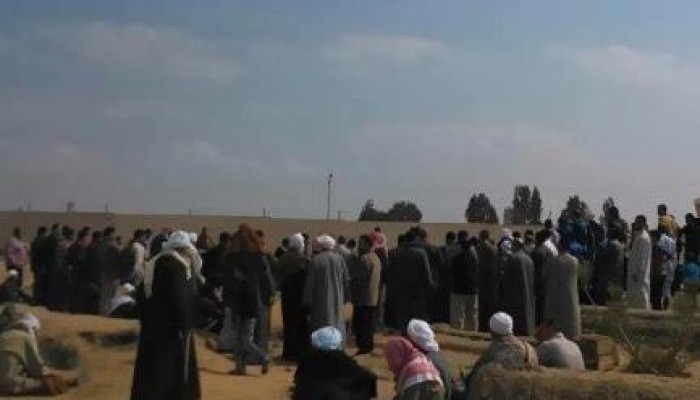 تشييع جنازة متوفى أثناء اعتقال نجله الوحيد بالإسماعيلية