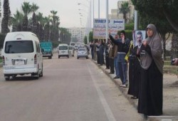 الاسكندريه تبدأ يومها بسلسله بشريه ببرج العرب