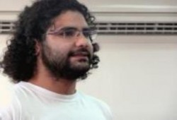 والد علاء عبد الفتاح: ما يعانيه ابنى لا يمثل ذرة مما يعانيه الاسلاميين فى السجون (فيديو)