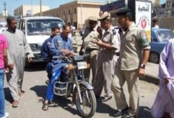 البحيرة .. أزمة الدراجات البخارية والتكاتك تشعل أزمة البنزين 80 بالمحافظة