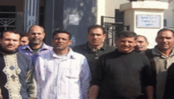 وقفة احتجاجية لعمال المساحة بكفرالشيخ للمطالبة بتطبيق الحد الأدني للأجور