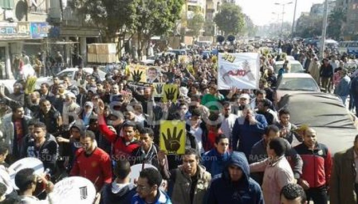 التقاء مسيرتي شبرا الخيمة والمطرية بمحطة التعاون بالمطرية منذ قليل
